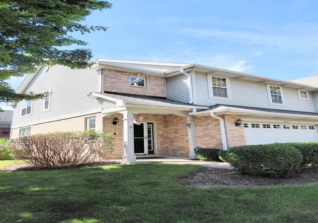 Photo 2 of Townhouse for sale at 9411 Fountain Point Cir, Darien, IL 60561 | MLS# 12769192 | Listing updated on 2026-10-07