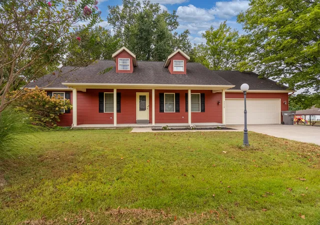 Photo 2 of Single family home for sale at 1112 Line Dr, Carterville, IL 62918 | MLS# 12769196 | Listing updated on 2026-10-02