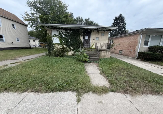 Single family home for sale at 319 154th Place, Calumet City, IL 60409 | MLS# 12769197
