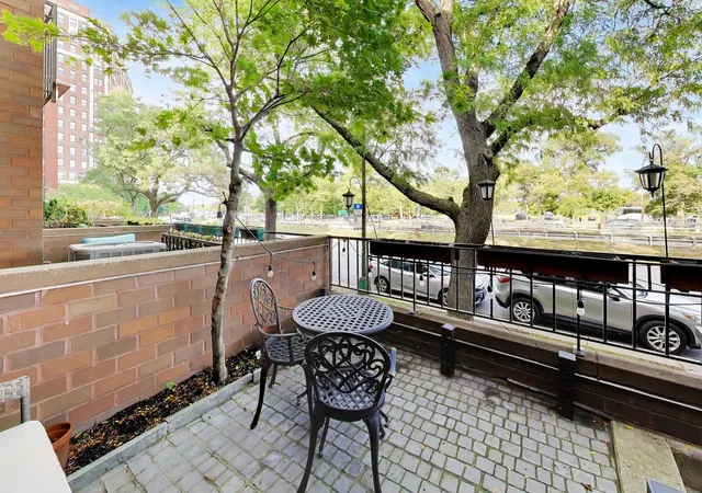 Photo 2 of Townhouse for sale at 3700 N Lake Shore Dr #104, Chicago, IL 60613 | MLS# 12769204 | Listing updated on 2026-10-01