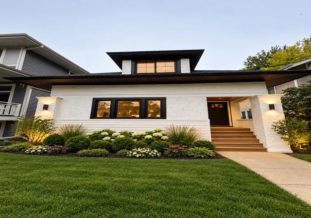 Photo 1 of Single family home for sale at 1179 S Oak Park Ave, Oak Park, IL 60304 | MLS# 12769211 | Listing updated on 2026-10-07