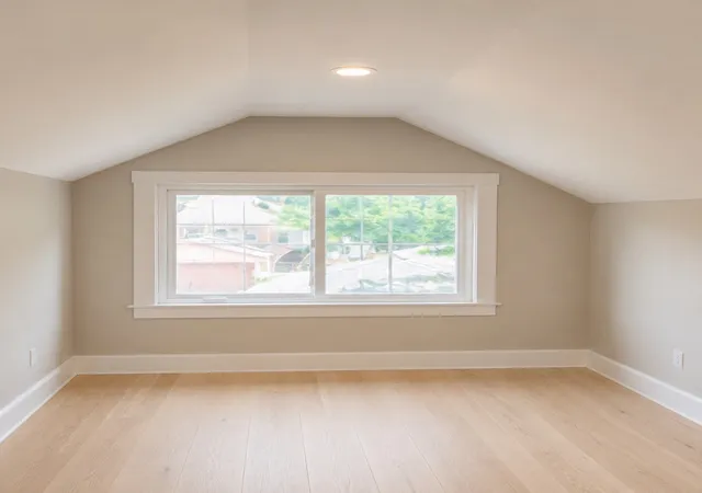 Photo 4 of Single family home for sale at 1179 S Oak Park Ave, Oak Park, IL 60304 | MLS# 12769211 | Listing updated on 2026-10-07