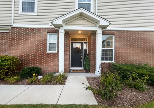 Photo 2 of Townhouse for sale at 1246 Draper Rd, Mc Henry, IL 60050 | MLS# 12769222 | Listing updated on 2026-09-30