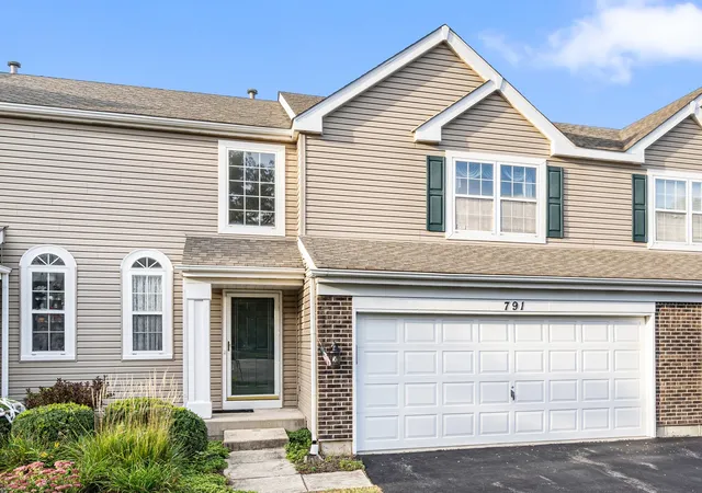 Photo 1 of Townhouse for sale at 791 Silk Oak Ln, Crystal Lake, IL 60014 | MLS# 12769225 | Listing updated on 2026-10-01