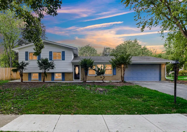 Photo 1 of Single family home for sale at 7180 Edgebrook Ln, Hanover Park, IL 60133 | MLS# 12769230 | Listing updated on 2026-09-25
