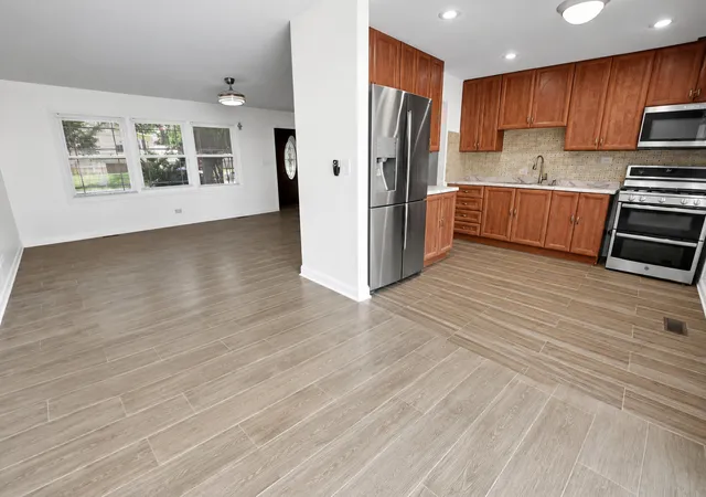 Photo 2 of Single family home for sale at 7180 Edgebrook Ln, Hanover Park, IL 60133 | MLS# 12769230 | Listing updated on 2026-09-25