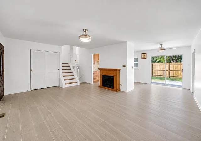 Photo 3 of Single family home for sale at 7180 Edgebrook Ln, Hanover Park, IL 60133 | MLS# 12769230 | Listing updated on 2026-09-25