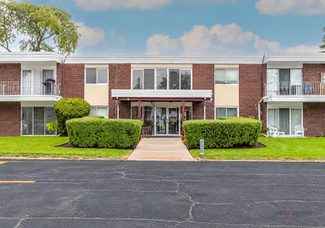 Photo 2 of Condo for sale at 100 Deborah Ln #B18, Wheeling, IL 60090 | MLS# 12769235 | Listing updated on 2026-10-07