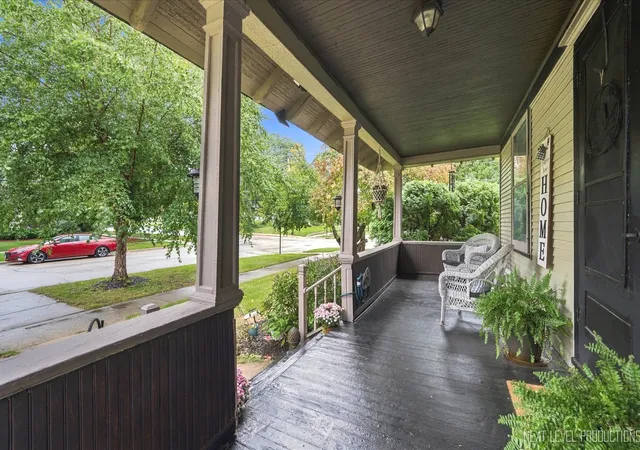 Photo 3 of Single family home for sale at 304 N Worth Ave, Elgin, IL 60123 | MLS# 12769242 | Listing updated on 2026-10-04