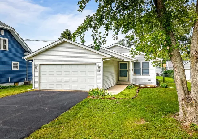 Photo 1 of Single family home for sale at 610 Sydney Ave, Loves Park, IL 61111 | MLS# 12769245 | Listing updated on 2026-10-07