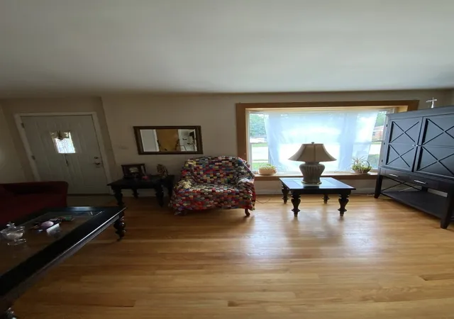 Photo 4 of Single family home for sale at 4638 Butterfield Rd, Hillside, IL 60162 | MLS# 12769256 | Listing updated on 2026-10-06