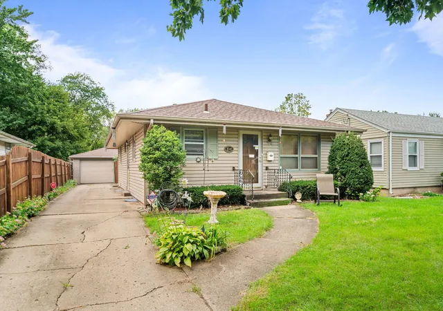 Photo 2 of Sale Pending at 3042 Huffman Blvd, Rockford, IL 61103 | MLS# 12769261 | Listing updated on 2026-09-27