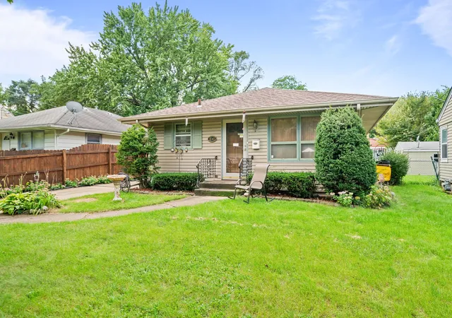Photo 3 of Sale Pending at 3042 Huffman Blvd, Rockford, IL 61103 | MLS# 12769261 | Listing updated on 2026-09-27