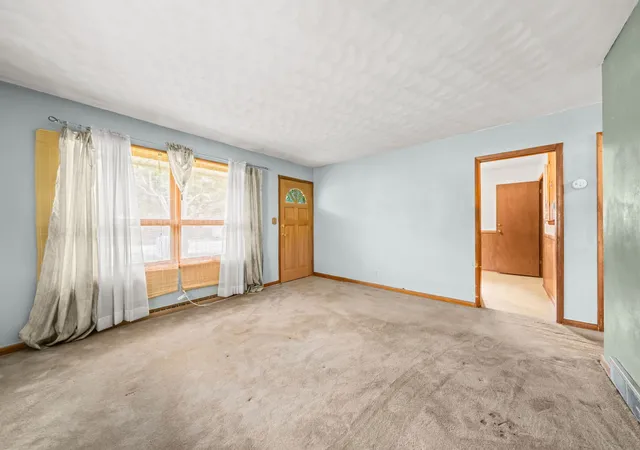 Photo 4 of Sale Pending at 3042 Huffman Blvd, Rockford, IL 61103 | MLS# 12769261 | Listing updated on 2026-09-27