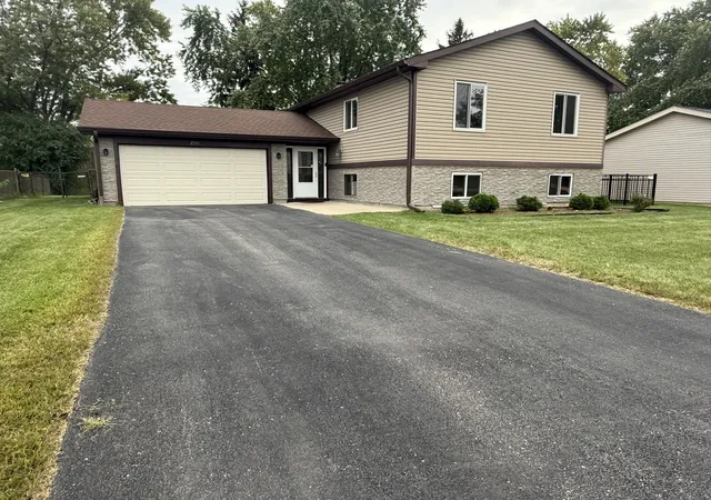 Photo 2 of Single family home for sale at 2341 Leeward Ln, Hanover Park, IL 60133 | MLS# 12769268 | Listing updated on 2026-09-25
