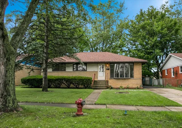 Single family home for sale at 22720 Ridgeway Ave, Richton Park, IL 60471 | MLS# 12769279