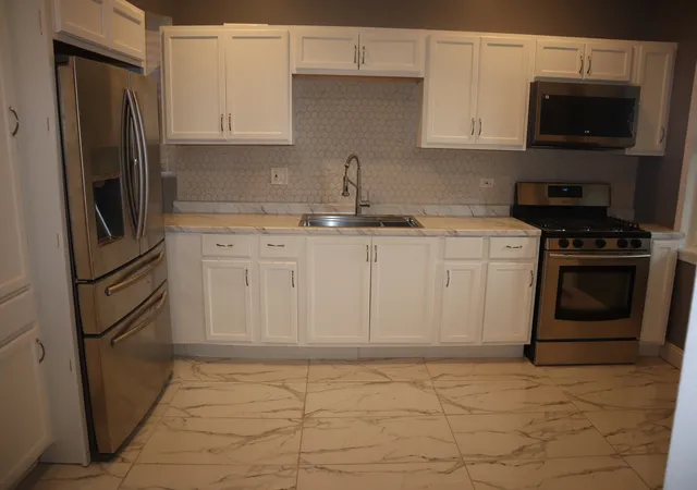 Listing Photo 4 - Condo for sale in building located at 539 E 68th St, Chicago, IL 60637