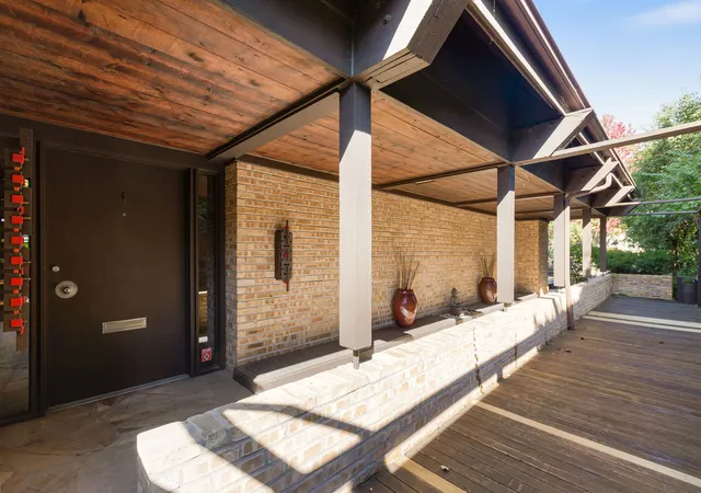 Photo 3 of Sale Pending at 934 Marion Ave, Highland Park, IL 60035 | MLS# 12769289 | Listing updated on 2026-10-27
