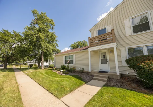 Photo 1 of Townhouse for sale at 1257 Pearl Ave #C, Glendale Heights, IL 60139 | MLS# 12769307 | Listing updated on 2026-09-25