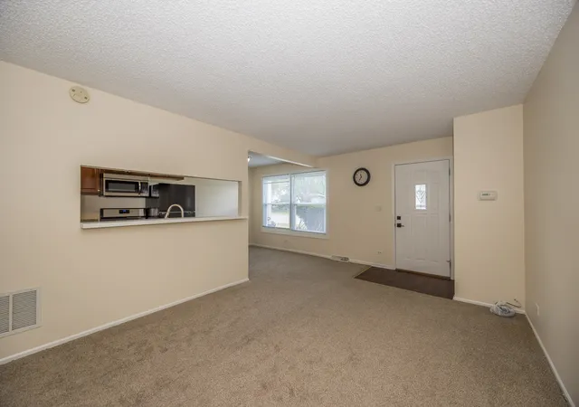 Photo 3 of Townhouse for sale at 1257 Pearl Ave #C, Glendale Heights, IL 60139 | MLS# 12769307 | Listing updated on 2026-09-25