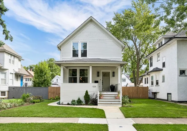 Photo 1 of Single family home for sale at 528 Ferdinand Ave, Forest Park, IL 60130 | MLS# 12769313 | Listing updated on 2026-09-30