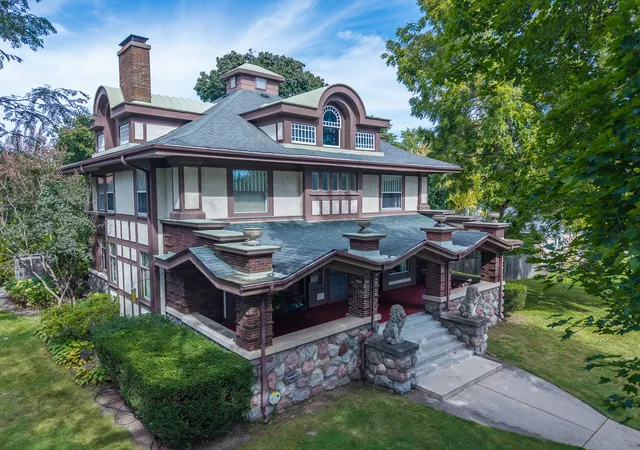 Photo 2 of Single family home for sale at 200 Church St, Harvard, IL 60033 | MLS# 12769322 | Listing updated on 2026-10-21