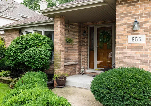 Photo 2 of Single family home for sale at 855 63rd Street, La Grange Highlands, IL 60525 | MLS# 12769325 | Listing updated on 2026-10-05