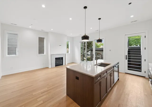 Listing Photo 4 - Condo for sale in building located at 3820 N Damen Ave, Chicago, IL 60618 - Unit #2