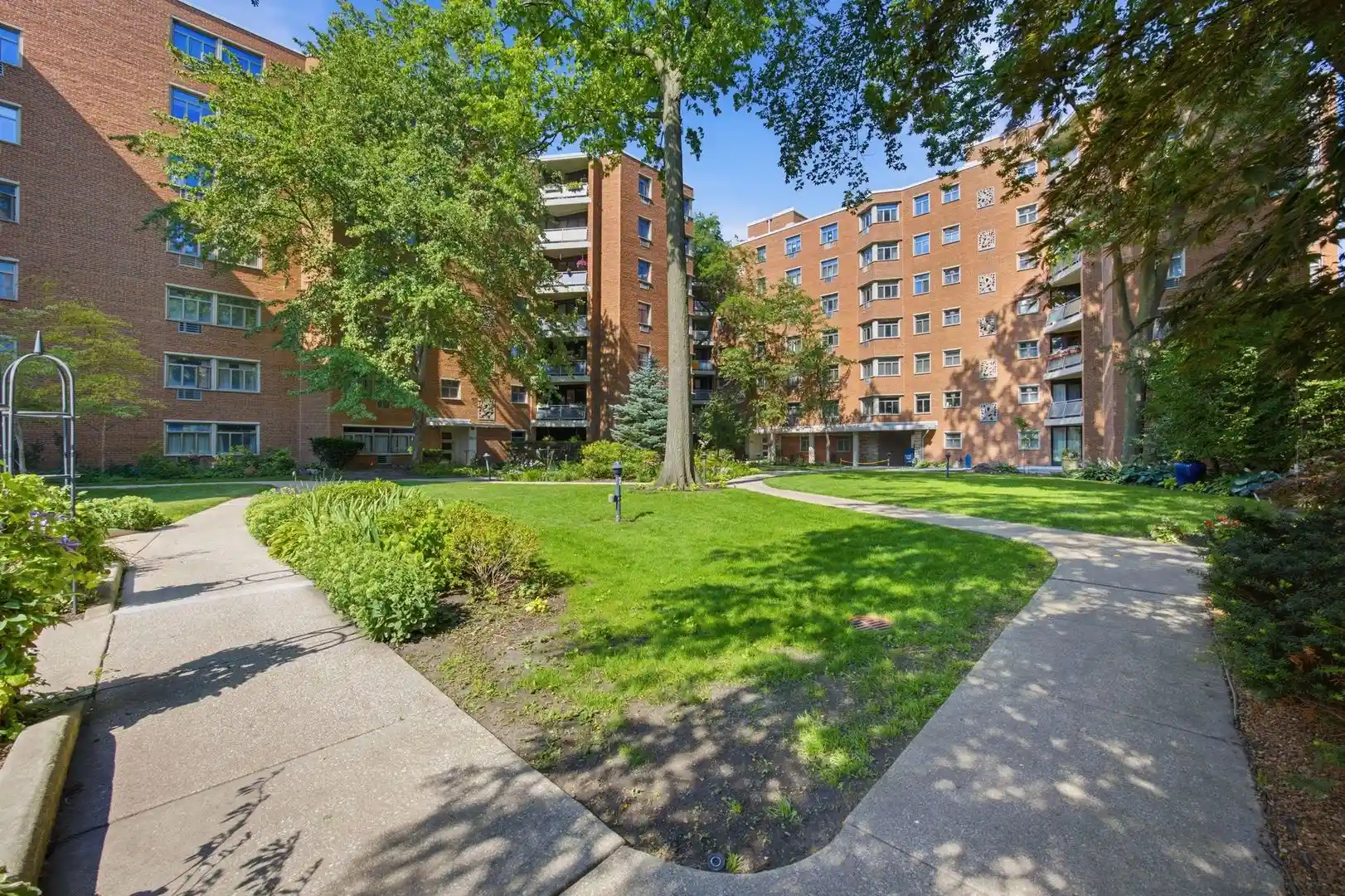 Listing Photo 2 - Condo for sale in 1862 Sherman Ave located at 1862 Sherman Ave, Evanston, IL 60201 - Unit #1NW