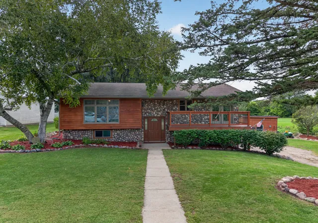 Photo 3 of Single family home for sale at 159 N Main St, Seneca, IL 61360 | MLS# 12769347 | Listing updated on 2026-10-02