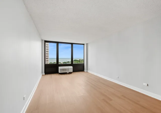 Photo 4 of Condo for sale at 5320 N Sheridan Rd #1307, Chicago, IL 60640 | MLS# 12769357 | Listing updated on 2026-09-30