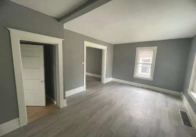 Photo 2 of Single family home for sale at 2106 W Millman St, Peoria, IL 61605 | MLS# 12769364 | Listing updated on 2026-10-07