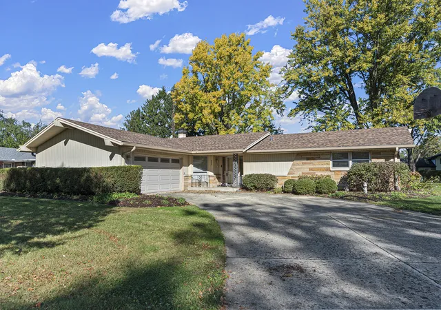 Photo 1 of Single family home for sale at 3233 Rosemont Dr, Joliet, IL 60431 | MLS# 12769389 | Listing updated on 2026-10-20