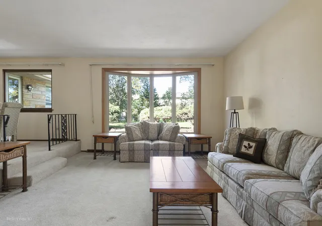 Photo 4 of Single family home for sale at 3233 Rosemont Dr, Joliet, IL 60431 | MLS# 12769389 | Listing updated on 2026-10-20