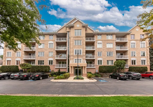 Listing Photo 1 - Condo for sale in building located at 1761 Pavilion Wy, Park Ridge, IL 60068 - Unit #308