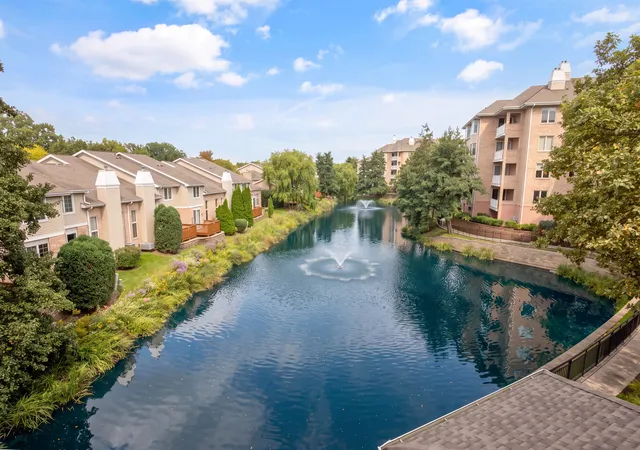 Listing Photo 5 - Condo for sale in building located at 1761 Pavilion Wy, Park Ridge, IL 60068 - Unit #308