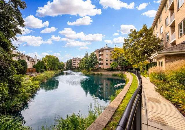 Listing Photo 4 - Condo for sale in building located at 1761 Pavilion Wy, Park Ridge, IL 60068 - Unit #308