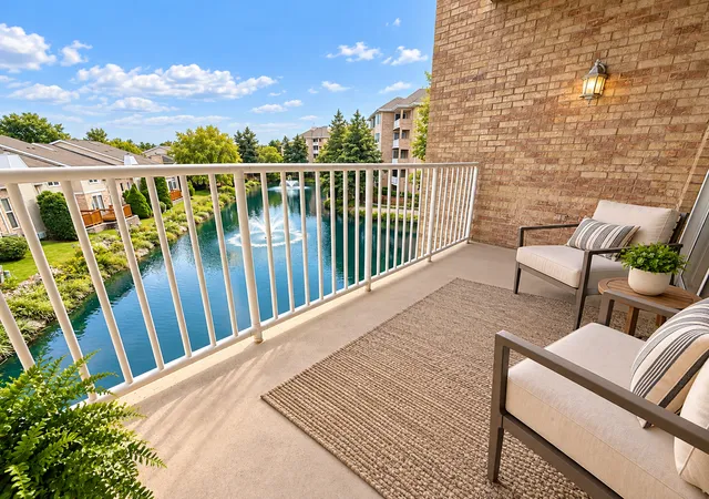 Listing Photo 3 - Condo for sale in building located at 1761 Pavilion Wy, Park Ridge, IL 60068 - Unit #308
