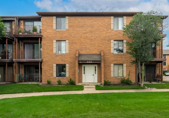 Photo 1 of Condo for sale at 649 N Briar Hl Ln #1, Addison, IL 60101 | MLS# 12769401 | Listing updated on 2026-09-27