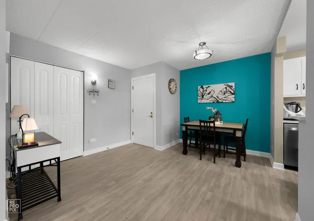 Listing Photo 5 - Condo for sale in building located at 10572 S Palos Pl, Palos Hills, IL 60465 - Unit #D