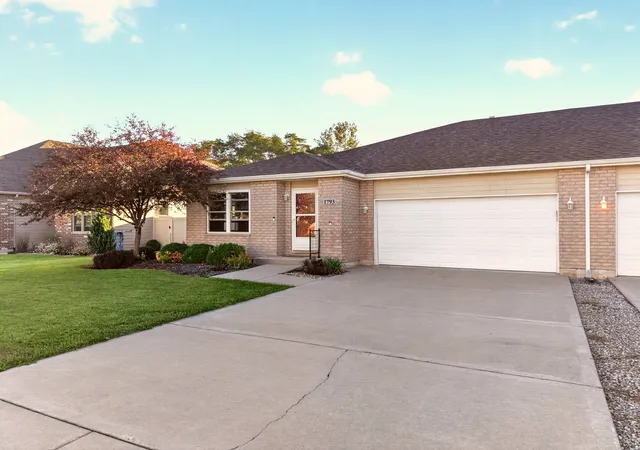 Photo 2 of Townhouse for sale at 1793 Red Willow Rd, Morris, IL 60450 | MLS# 12769428 | Listing updated on 2026-10-06