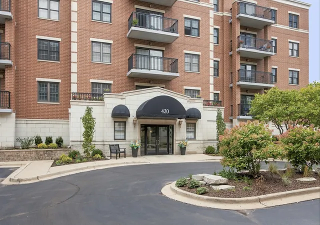 Listing Photo 1 - Condo for sale in building located at 420 W Burlington Ave, La Grange, IL 60525 - Unit #406