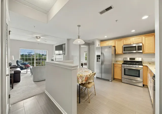 Listing Photo 4 - Condo for sale in building located at 420 W Burlington Ave, La Grange, IL 60525 - Unit #406
