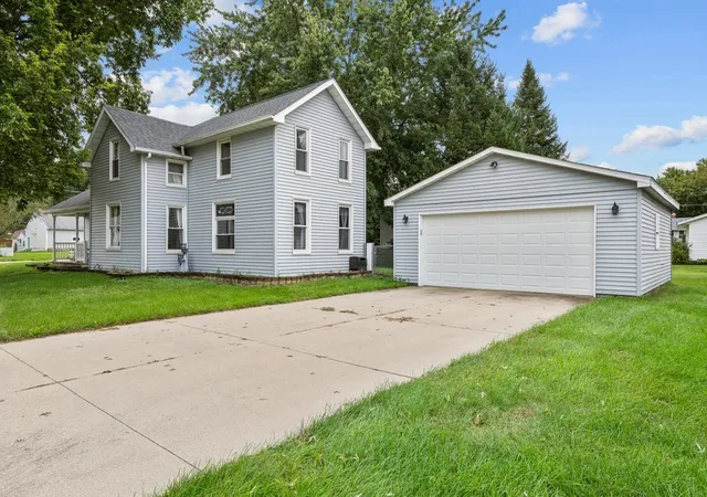 Photo 2 of Single family home for sale at 311 E Main St, Atkinson, IL 61235 | MLS# 12769438 | Listing updated on 2026-09-28