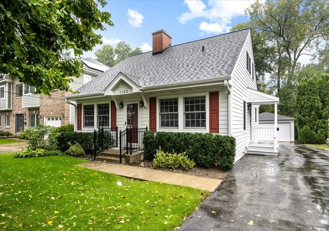 Photo 2 of Single family home for sale at 1122 Osterman Ave, Deerfield, IL 60015 | MLS# 12769455 | Listing updated on 2026-10-07