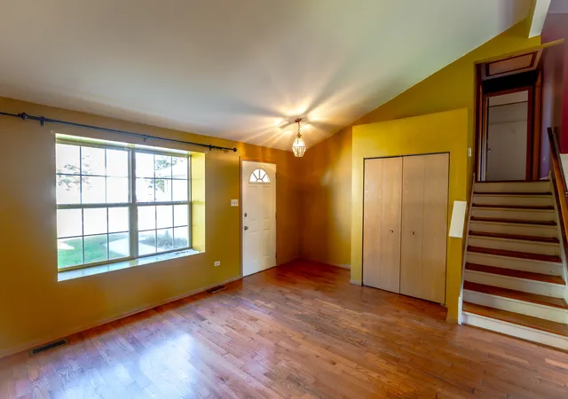 Photo 4 of Single family home for sale at 5210 Pine Trails Cir, Plainfield, IL 60586 | MLS# 12769483 | Listing updated on 2026-10-07