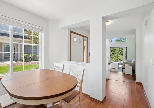 Listing Photo 4 - Condo for sale in building located at 1156 Westminster Ln, Elk Grove Village, IL 60007 - Unit #1156