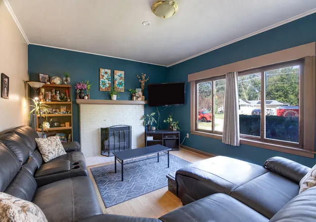 Photo 2 of Single family home for sale at 240 Norris St, West Chicago, IL 60185 | MLS# 12769500 | Listing updated on 2026-10-06