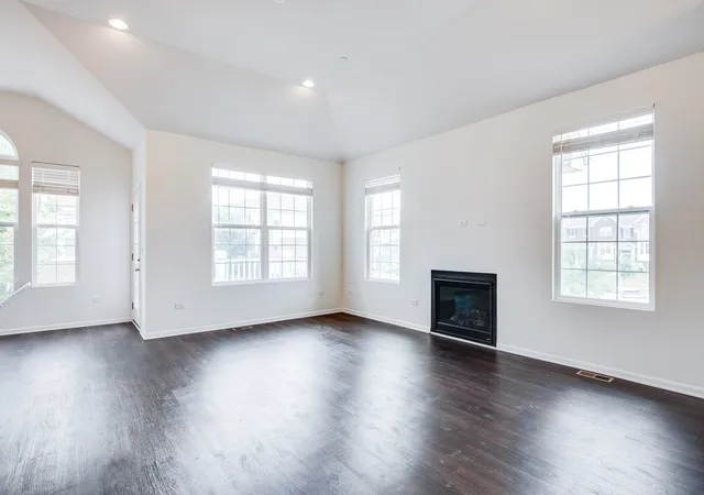 Photo 3 of Townhouse for sale at 4470 Monroe Ct, Naperville, IL 60564 | MLS# 12769502 | Listing updated on 2026-10-02