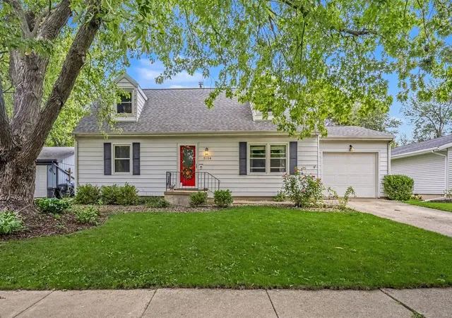 Photo 1 of Single family home for sale at 3104 Winchester Dr, Bloomington, IL 61704 | MLS# 12769511 | Listing updated on 2026-09-25